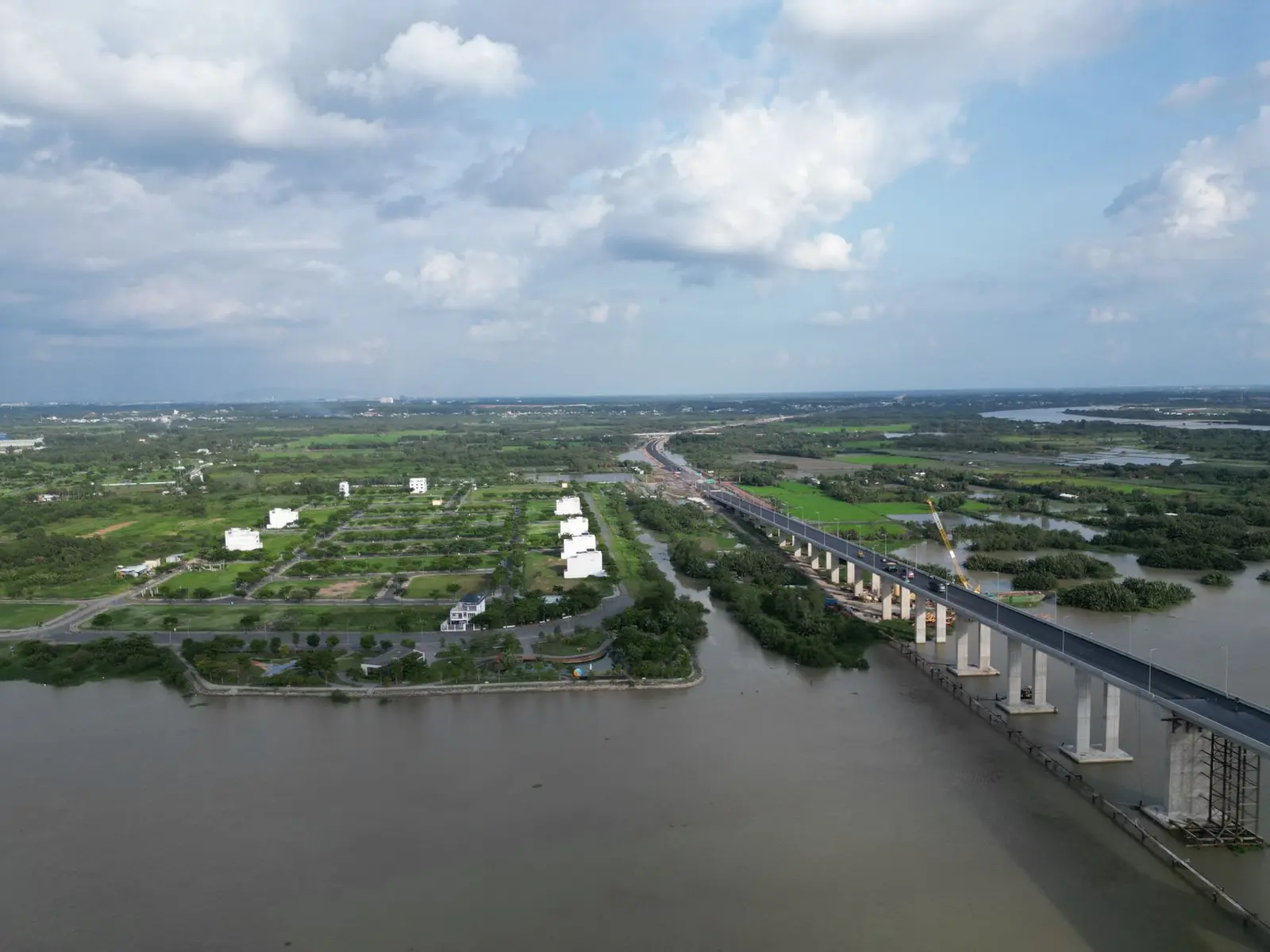 Taiwan City — Taiwan City (YEIDA Sector 6) Connectivity: Airports, Expressways, Rail, Metro & RRTS Status